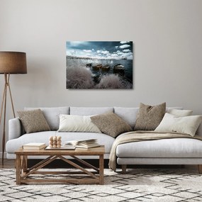 Tablou pe sticlă - Bărci de lemn pe lac (70x50 cm)