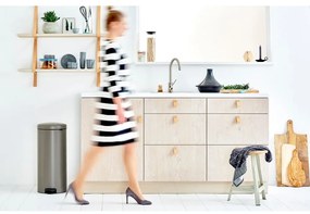 Coș de gunoi gri cu pedală din oțel 30 l NewIcon – Brabantia