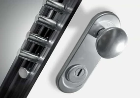 Usa metalica de intrare in apartament antiefractie - Dierre SPARTA 8 + Contratoc ST, Usa Alb + Toc Alb, 1.5 mm