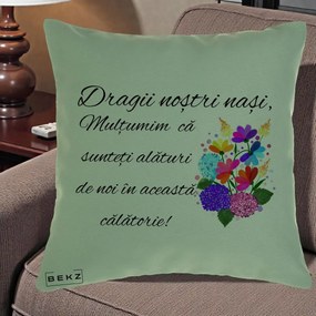 Cadou pentru Nasi - Perna Personalizata Dragii Nostri Nasi Multumim cu Flori Multicolore, 40x40 cm, Verde, Husa Detasabila, Perna Inclusa, BEKZ®