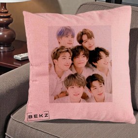 Perna Personalizata K-pop BTS Foto Grup Fete Albe, 40x40 cm, Roz, Husa Detasabila, Perna Inclusa, BEKZ®
