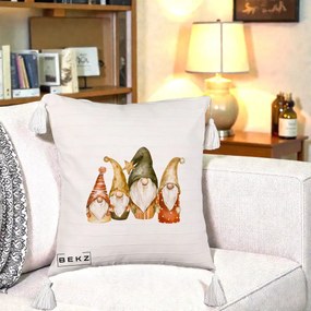 Perna Decorativa Gnomi de Craciun Patru, 40x40 cm, Bej cu Franjuri, Husa Detasabila, Perna Inclusa, BEKZ®