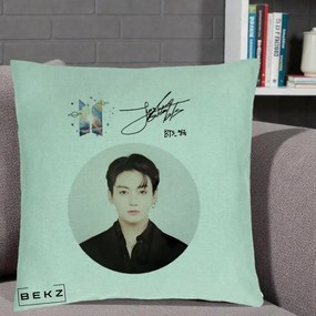Perna Personalizata K-pop BTS Jungkook Portret cu Autograf, 40x40 cm, Verde Menta, Husa Detasabila, Perna Inclusa, BEKZ®