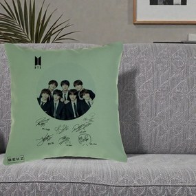 Perna Personalizata K-pop BTS Fotografie Grup Costum Negru si Autografe Cerc, 40x40 cm, Verde, Husa Detasabila, Perna Inclusa, BEKZ®