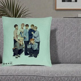 Perna Personalizata K-pop BTS Foto Grup In Picioare Tricoturi, 40x40 cm, Verde Menta, Husa Detasabila, Perna Inclusa, BEKZ®