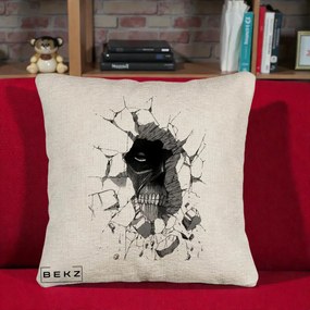 Perna Personalizata Attack on Titan Titan Crapand Zidul, 40x40 cm, Bej Canapea, Husa Detasabila, Perna Inclusa, BEKZ®