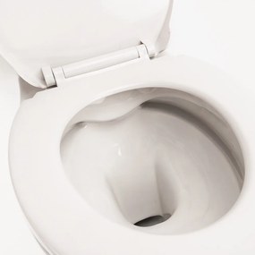 Toaletă Roya montată pe perete cu scaun