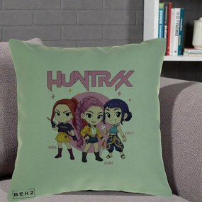Perna Personalizata K-pop HUNTRX Trio Chibi cu Arme, 40x40 cm, Verde, Husa Detasabila, Perna Inclusa, BEKZ®