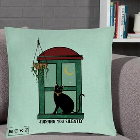 Perna Decorativa Judging You Silently Pisica Geam, 40x40 cm, Verde Menta, Husa Detasabila, Perna Inclusa, BEKZ®