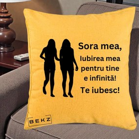 Cadou pentru Sora - Perna Personalizata Sora Mea Te Iubesc Siluete Negre Tinand Maini, 40x40 cm, Galben, Husa Detasabila, Perna Inclusa, BEKZ®