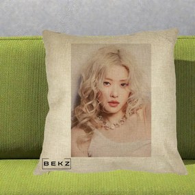 Perna Personalizata K-pop BLACKPINK Rose, 40x40 cm, Crem, Husa Detasabila, Perna Inclusa, BEKZ®