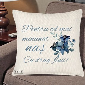 Cadou pentru Nas - Perna Personalizata Pentru Cel mai Minunat Nas Cu drag Finii, 40x40 cm, Crem Reliefat, Husa Detasabila, Perna Inclusa, BEKZ®
