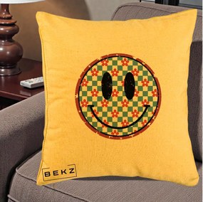 Perna Decorativa Smiley Face Checkered cu Floricele, 40x40 cm, Galben, Husa Detasabila, Perna Inclusa, BEKZ®