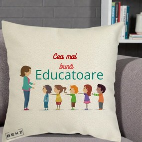 Cadou pentru Educatoare - Perna Personalizata Cea mai Buna Educatoare cu Ilustratie Copii si Educatoare, 40x40 cm, Ecru, Husa Detasabila, Perna Inclusa, BEKZ®