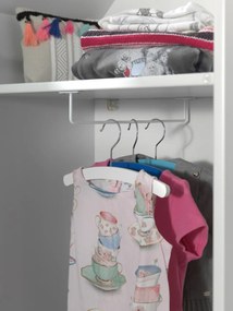 Această combinație CASAMI constă din 3 dulapuri: 2 dulapuri cu uși în și roz și 1 dulap fără ușă.
