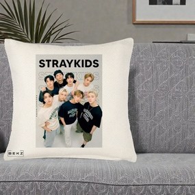 Perna Personalizata K-pop Stray Kids STRAYKIDS Alb-Negru cu Foto Grup, 40x40 cm, Crem Reliefat, Husa Detasabila, Perna Inclusa, BEKZ®