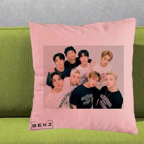 Perna Personalizata K-pop Stray Kids Foto Grup Text, 40x40 cm, Roz, Husa Detasabila, Perna Inclusa, BEKZ®