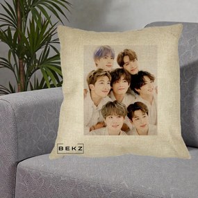 Perna Personalizata K-pop BTS Foto Grup Fete Albe, 40x40 cm, Crem, Husa Detasabila, Perna Inclusa, BEKZ®
