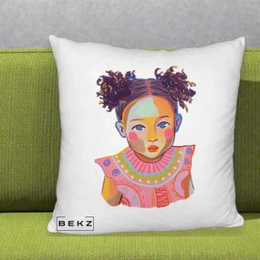 Perna Decorativa Fetita Vesela Portret Colorat, 40x40 cm, Alb Pufos, Husa Detasabila, Perna Inclusa, BEKZ®