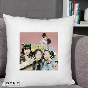 Perna Personalizata K-pop BLACKPINK Accesorii Haioase, 40x40 cm, Alb Pufos, Husa Detasabila, Perna Inclusa, BEKZ®