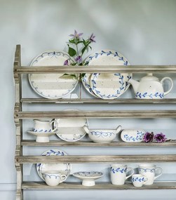 Cană vintage din ceramică, alb cu detalii albastre „Viola Bow”