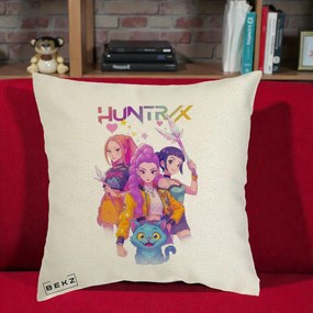 Perna Personalizata K-pop HUNTRX Trio Foto cu Pisica, 40x40 cm, Ecru, Husa Detasabila, Perna Inclusa, BEKZ®