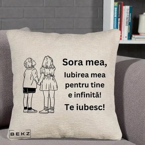 Cadou pentru Sora - Perna Personalizata Sora Mea Te Iubesc Copii Tinand Maini Line Art, 40x40 cm, Bej Canapea, Husa Detasabila, Perna Inclusa, BEKZ®