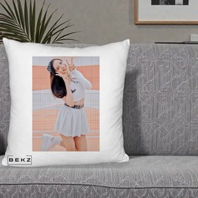 Perna Personalizata K-pop BLACKPINK Nayeon/Jisoo Tenis Alb, 40x40 cm, Alb Pufos, Husa Detasabila, Perna Inclusa, BEKZ®