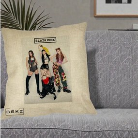 Perna Personalizata K-pop BLACKPINK Fotografie Grup Tinute Edgy, 40x40 cm, Crem, Husa Detasabila, Perna Inclusa, BEKZ®