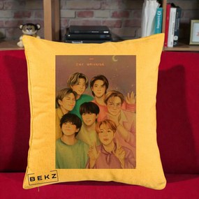 Perna Personalizata K-pop BTS Our Universe Fanart Violet Pastel, 40x40 cm, Galben, Husa Detasabila, Perna Inclusa, BEKZ®