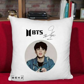 Perna Personalizata K-pop BTS Jimin Portret Cerc Autograf Geaca, 40x40 cm, Alb Pufos, Husa Detasabila, Perna Inclusa, BEKZ®