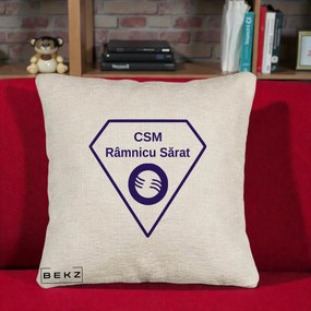 Perna Personalizata CSM Ramnicu Sarat Fotbal, 40x40 cm, Bej Canapea, Husa Detasabila, Perna Inclusa, BEKZ®