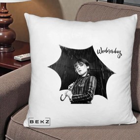 Perna Personalizata Wednesday Addams cu Umbrela Foto, 40x40 cm, Alb Pufos, Husa Detasabila, Perna Inclusa, BEKZ®