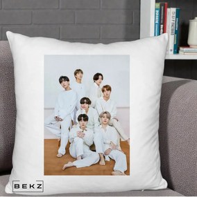 Perna Personalizata K-pop BTS Foto Grup All-White Elegant, 40x40 cm, Alb Pufos, Husa Detasabila, Perna Inclusa, BEKZ®
