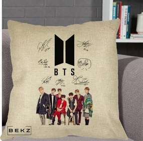 Perna Personalizata K-pop BTS Semnaturi Foto, 40x40 cm, Crem, Husa Detasabila, Perna Inclusa, BEKZ®