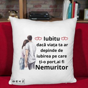 Cadou pentru Iubita - Perna Personalizata Iubitu Nemuritor cu Cuplu Acuarela si Inimi Rosii, 40x40 cm, Alb Pufos, Husa Detasabila, Perna Inclusa, BEKZ®