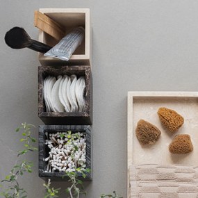 Organizator de baie maro închis pentru dischete demachiante din marmură Marble – Mette Ditmer Denmark