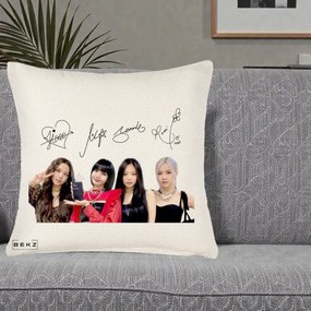 Perna Personalizata K-pop BLACKPINK Semnaturi, 40x40 cm, Crem Reliefat, Husa Detasabila, Perna Inclusa, BEKZ®