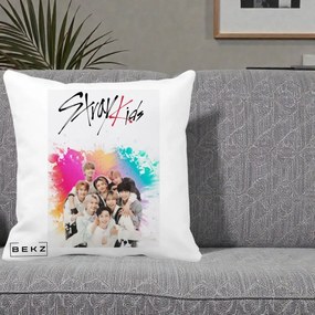 Perna Personalizata K-pop Stray Kids cu Splash Multicolor, 40x40 cm, Alba Mata, Husa Detasabila, Perna Inclusa, BEKZ®