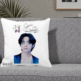 Perna Personalizata K-pop BTS V Taehyung Portret cu Autograf, 40x40 cm, Alba Mata, Husa Detasabila, Perna Inclusa, BEKZ®