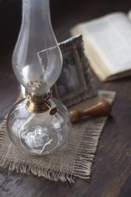 Lampă vintage cu petrol rotundă din sticlă cu arzător alamă antichizată, „Kerosene Elisabeth Round Small"