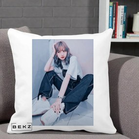 Perna Personalizata K-pop BLACKPINK Lisa, 40x40 cm, Alba Mata, Husa Detasabila, Perna Inclusa, BEKZ®