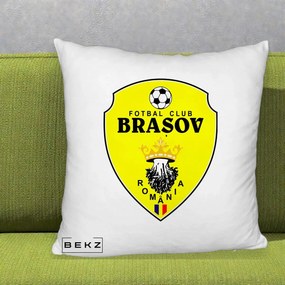Perna Personalizata FC Brasov Fotbal Romania, 40x40 cm, Alb Pufos, Husa Detasabila, Perna Inclusa, BEKZ®
