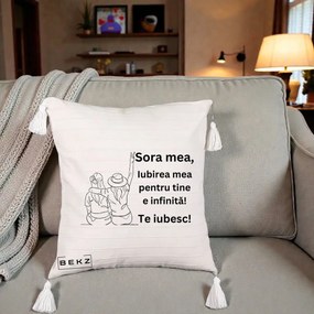 Cadou pentru Sora - Perna Personalizata Sora Mea Te Iubesc Line Art Portrete Colorate, 40x40 cm, Bej cu Franjuri, Husa Detasabila, Perna Inclusa, BEKZ®