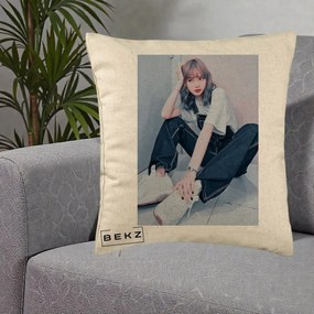 Perna Personalizata K-pop BLACKPINK Lisa, 40x40 cm, Bej, Husa Detasabila, Perna Inclusa, BEKZ®