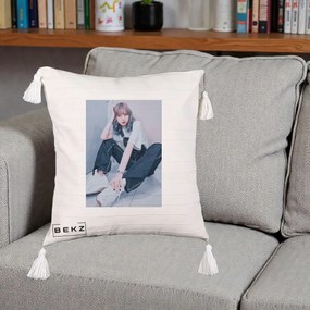 Perna Personalizata K-pop BLACKPINK Lisa, 40x40 cm, Bej cu Franjuri, Husa Detasabila, Perna Inclusa, BEKZ®