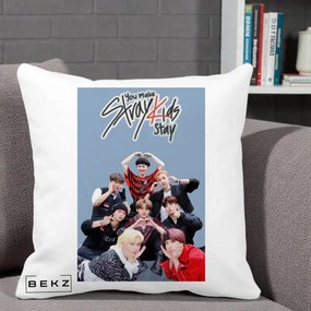 Perna Personalizata K-pop Stray Kids You Make Stray Kids Stay cu Foto Grup, 40x40 cm, Alba Mata, Husa Detasabila, Perna Inclusa, BEKZ®