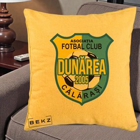 Perna Personalizata AFC Dunarea Calarasi 2005 Fotbal, 40x40 cm, Galben, Husa Detasabila, Perna Inclusa, BEKZ®