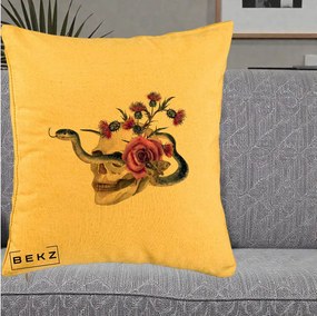 Perna Decorativa Craniu cu Sarpe si Trandafiri Gothic, 40x40 cm, Galben, Husa Detasabila, Perna Inclusa, BEKZ®