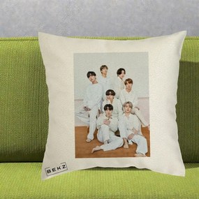 Perna Personalizata K-pop BTS Foto Grup All-White Elegant, 40x40 cm, Ecru, Husa Detasabila, Perna Inclusa, BEKZ®